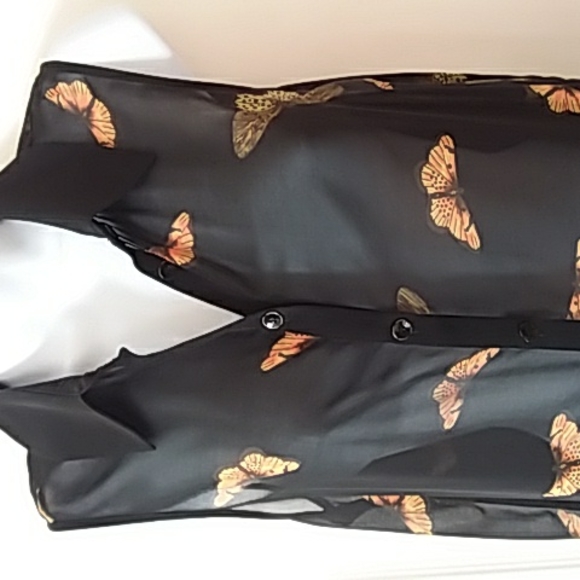 Kensie sleeveless butterfly print blouse - Picture 2 of 6